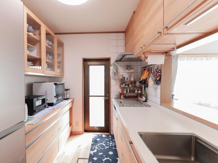 アルダー材は、美しい木ですね。